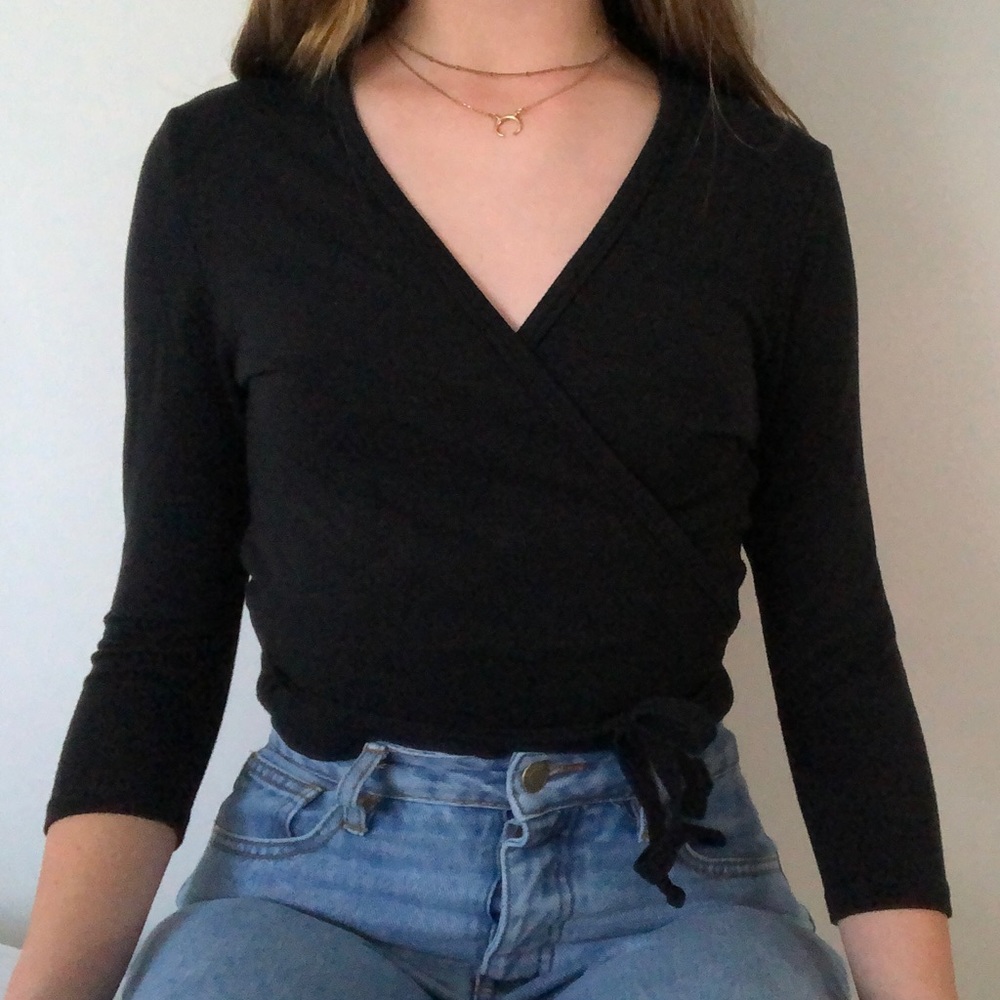 🔴SOLD🔴 Brandy Melville Black Wrap Shirt - Picture 1 of 3